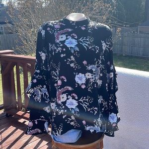 Dalia Blouse w/Ruffled Long Sleeves Patterned w/ Birds and Flowers Size L